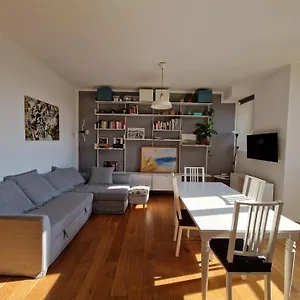 https://modern-bright-and-central-apartment.it-lombardy.com
